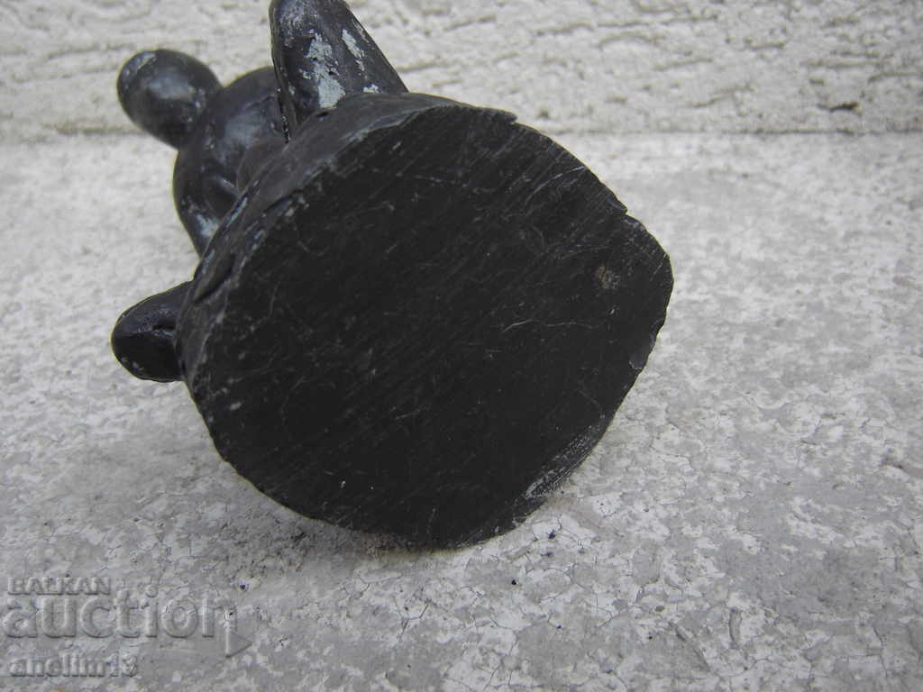 FIGURE STATUETTE - 7