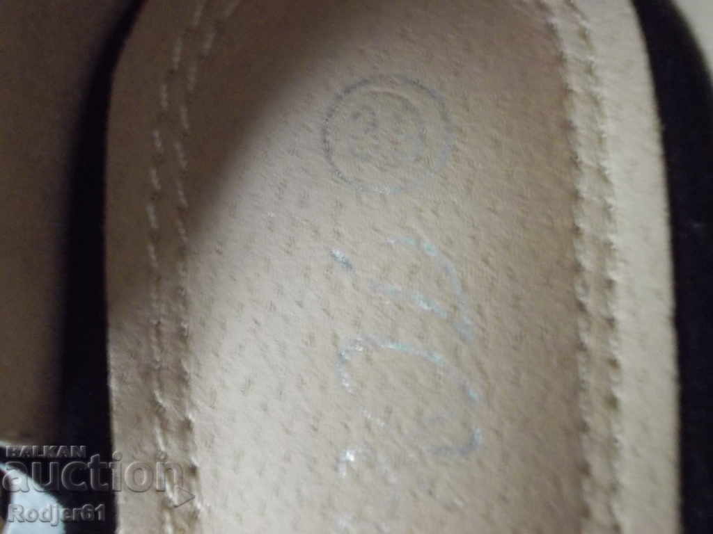 Auction clothes - formal ladies shoes Auction clothes - formal ladies shoes