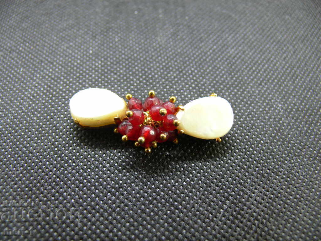 Ruby pendant with price 50.00 BGN | € 25.56 Ruby pendant with price 50.00 BGN | € 25.56