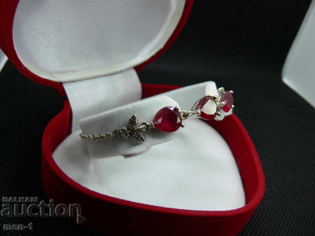 Сребърна гривна с рубини с цена 200.00 лв. | € 102.26