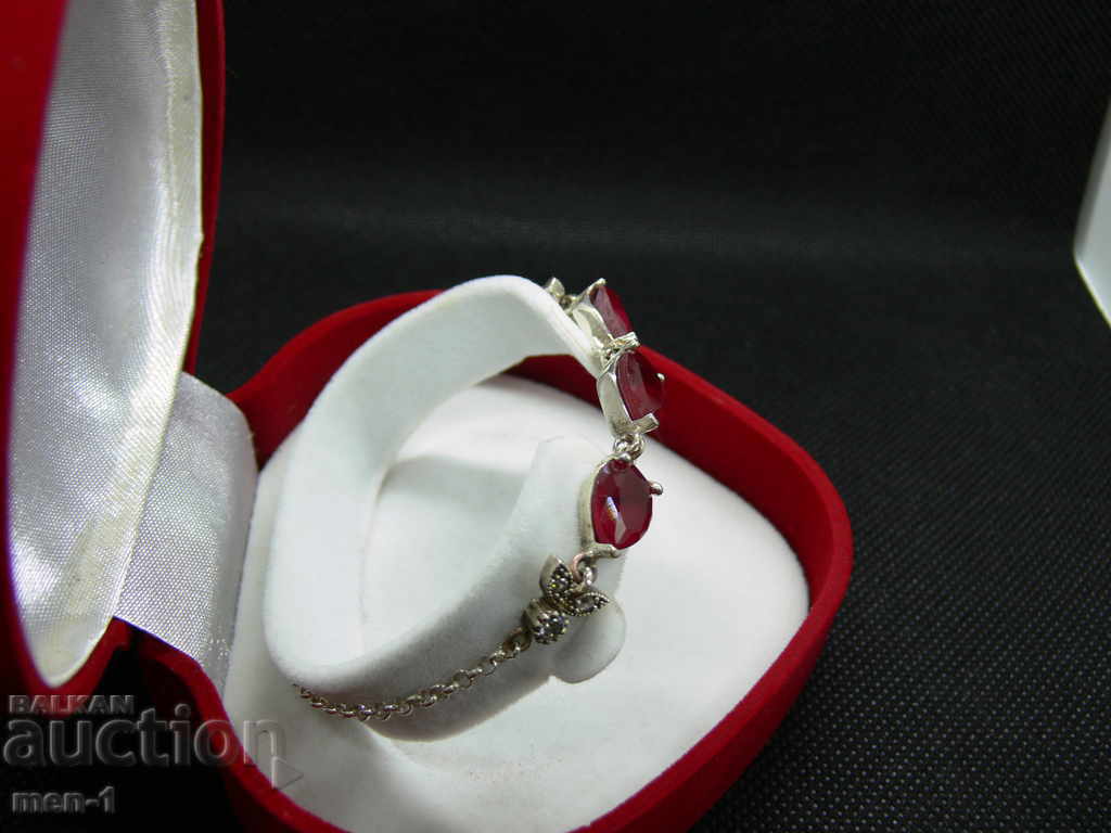 Аукцион Сребърна гривна с рубини