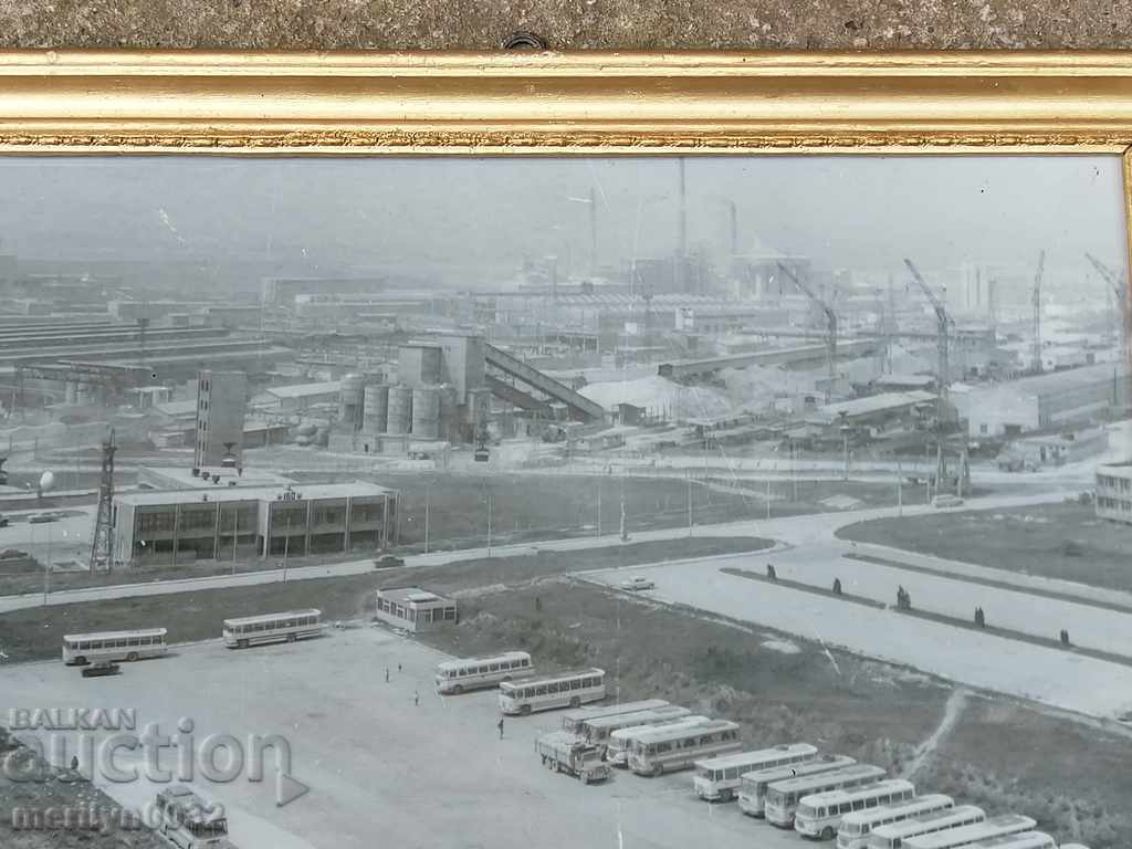 Portrait of social media propaganda picture in picture frame with price 48.00 BGN | € 24.54 Portrait of social media propaganda picture in picture frame with price 48.00 BGN | € 24.54