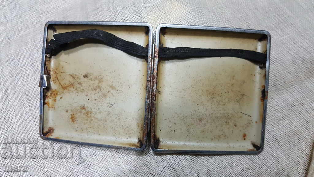 Delivery of Old cigarette case Delivery of Old cigarette case