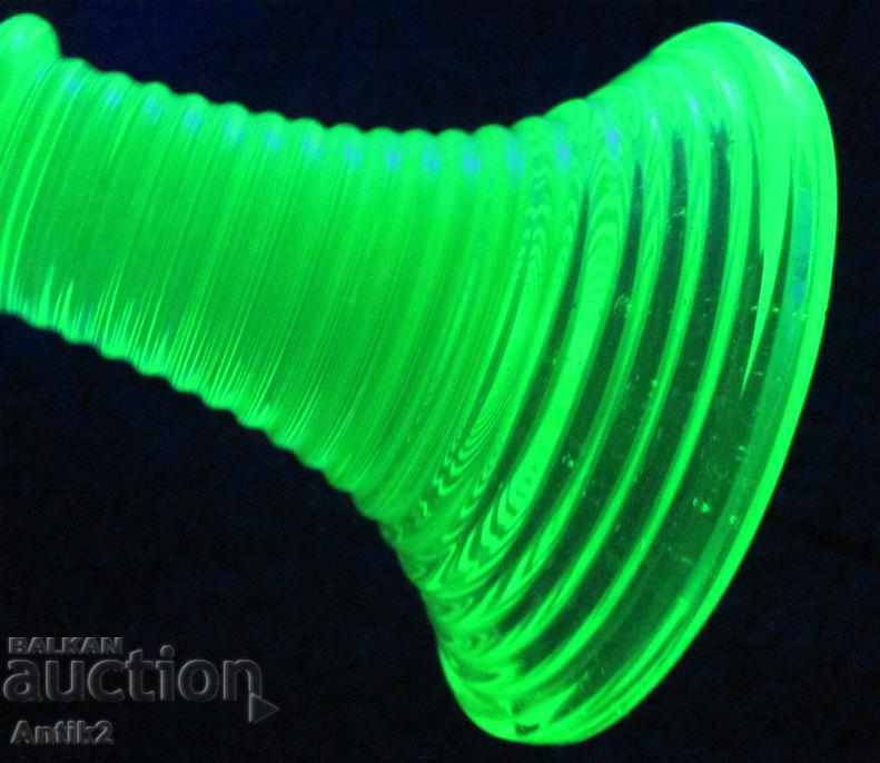 Доставка на Антикварна Арт Деко Ораниум Кристално Стъкло Чаша Доставка на Антикварна Арт Деко Ораниум Кристално Стъкло Чаша