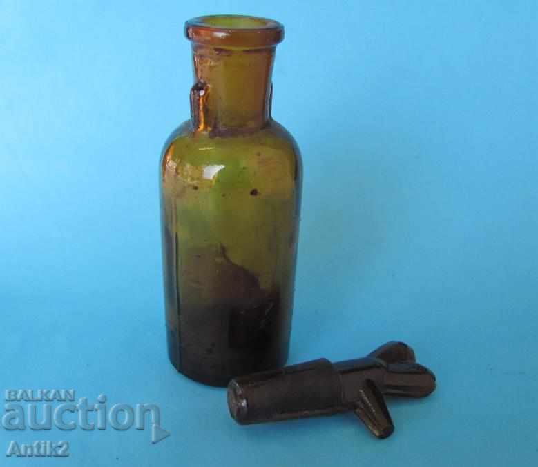 Delivery of 19th century drop-dropper Bottles for Anesthesia Delivery of 19th century drop-dropper Bottles for Anesthesia