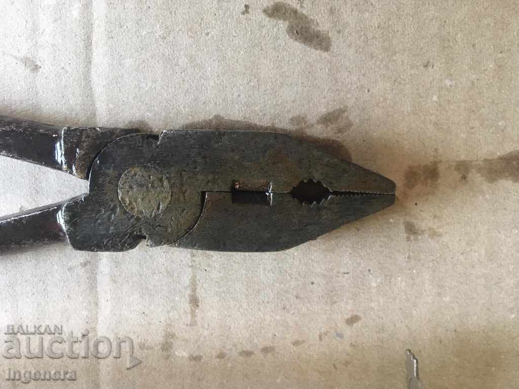 UNIVERSAL Pliers WITHOUT LOFT OLD - 5 UNIVERSAL Pliers WITHOUT LOFT OLD - 5