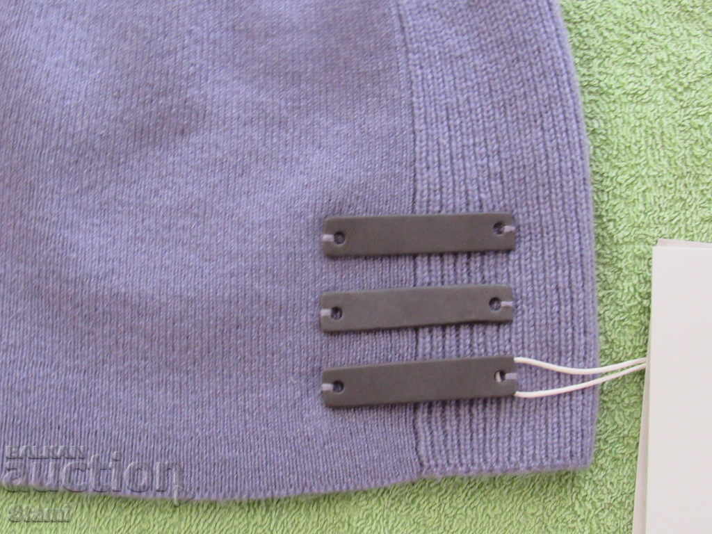 Auction Purple machine knitted hat, 100% cashmere, Mongolia Auction Purple machine knitted hat, 100% cashmere, Mongolia