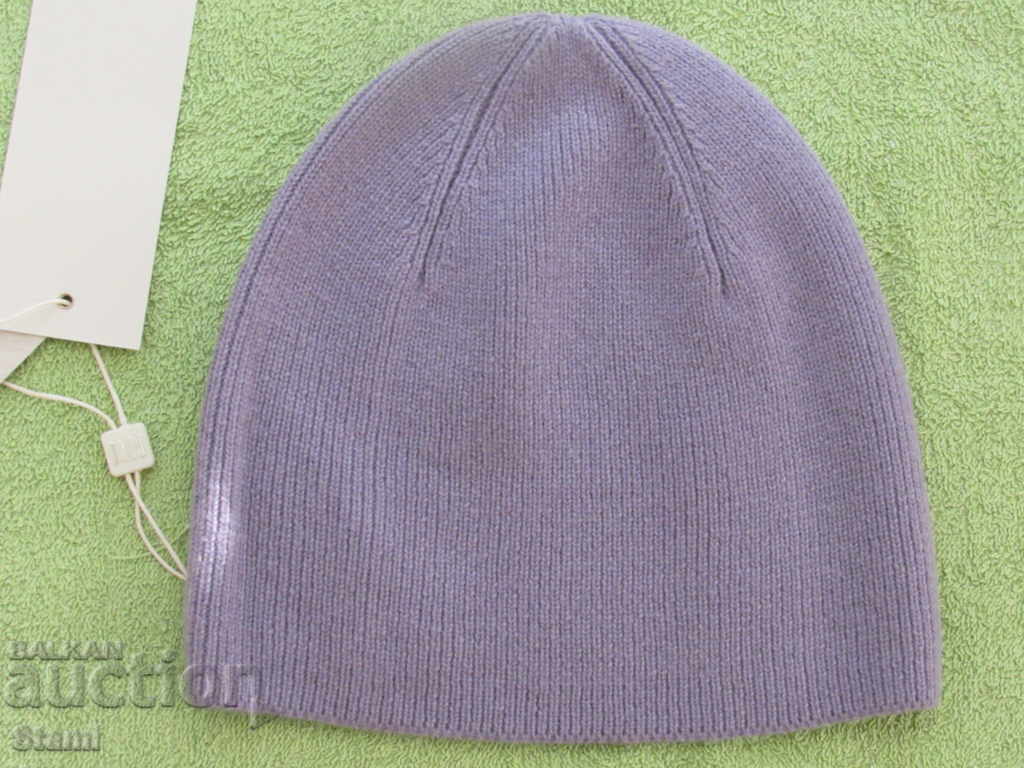 Delivery of Purple machine knitted hat, 100% cashmere, Mongolia Delivery of Purple machine knitted hat, 100% cashmere, Mongolia