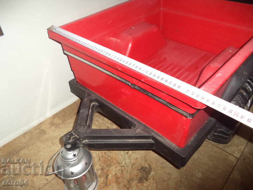 HUGE OLD PLASTIC CHILD TRAILER - EXCELLENT with price 166.50 BGN | € 85.13