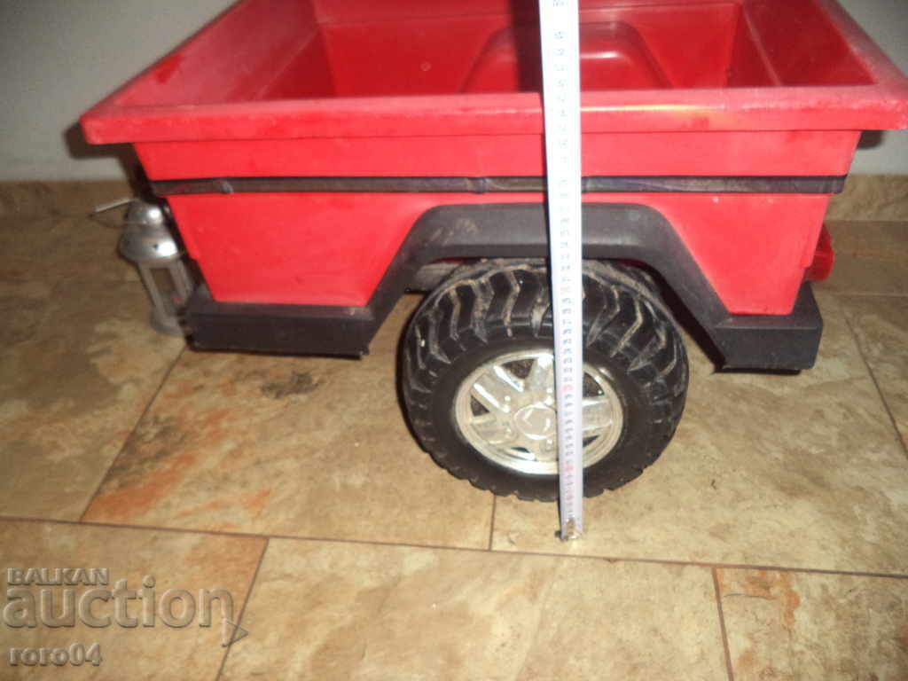 Delivery of HUGE OLD PLASTIC CHILD TRAILER - EXCELLENT