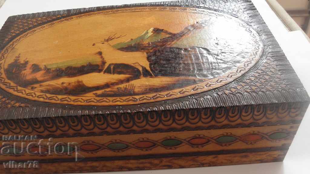 Παλιό ξύλινο κουτί με τιμή € 40.90 | 79.99 BGN Παλιό ξύλινο κουτί με τιμή € 40.90 | 79.99 BGN