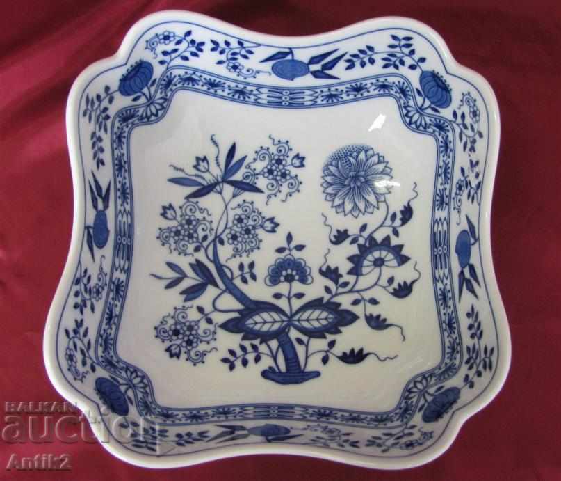 Auction  19th Century Antique Porcelain Cup