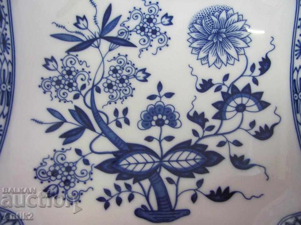 Delivery of 19th Century Antique Porcelain Cup