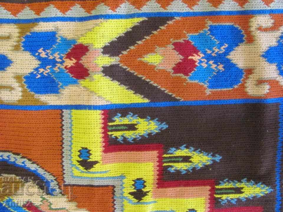 Covor brodat manual din secolul al XIX-lea, Cobra, Gobelin din lână - 5