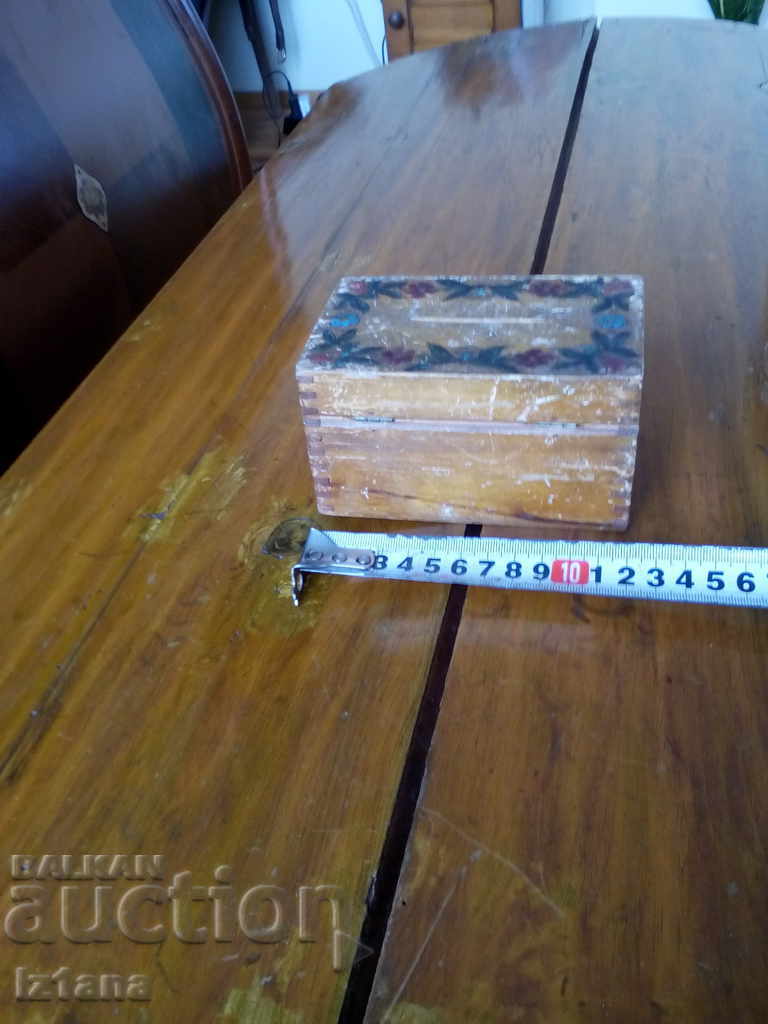 Old wooden box - 5 Old wooden box - 5