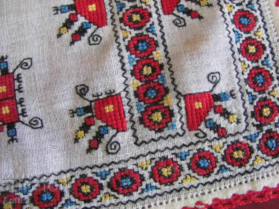 19th Century 2 pieces Hand Embroidery Box, Tablecloth - 7 19th Century 2 pieces Hand Embroidery Box, Tablecloth - 7