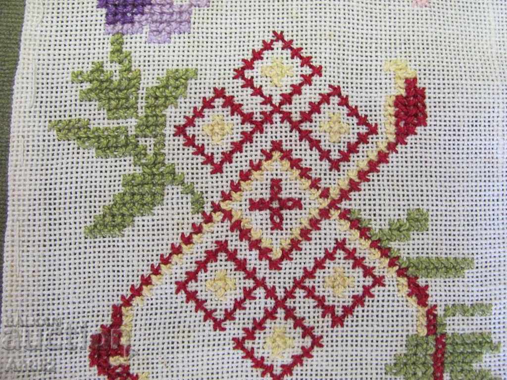 Delivery of 19th Century 2 pieces Handmade Embroidery and Cotton Threads Delivery of 19th Century 2 pieces Handmade Embroidery and Cotton Threads