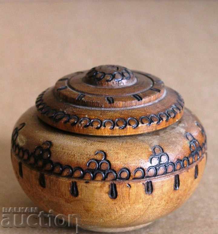 . OLD WOOD PYROGRAPHED SALT SPICES WOODEN COURT