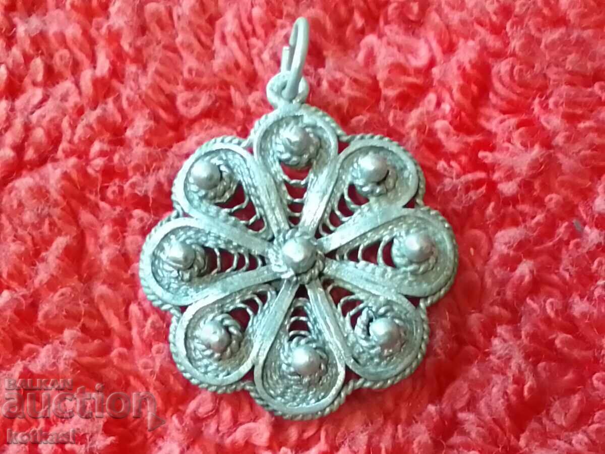 Very old silver filigree pendant - 5 Very old silver filigree pendant - 5