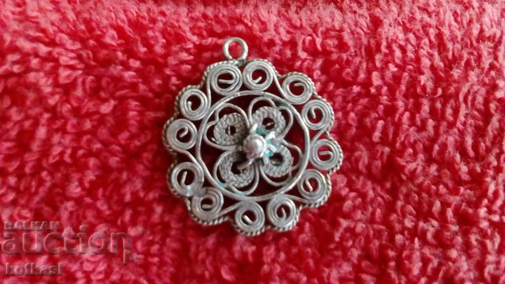 Auction  Old silver filigree pendant