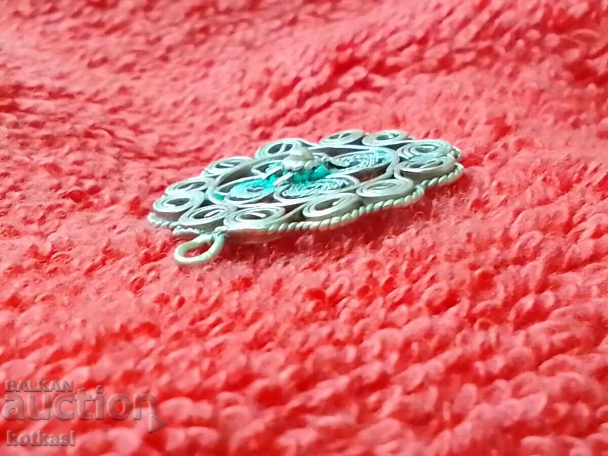 Licitație Pandantiv din filigran de argint vechi Licitație Pandantiv din filigran de argint vechi