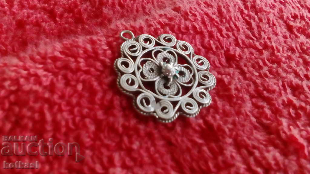 Delivery of Old silver filigree pendant
