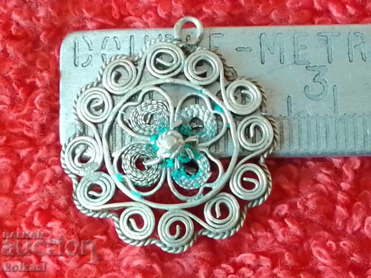 Pandantiv din filigran de argint vechi