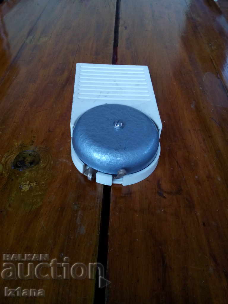 Old electric bell with price 20.00 BGN | € 10.23 Old electric bell with price 20.00 BGN | € 10.23