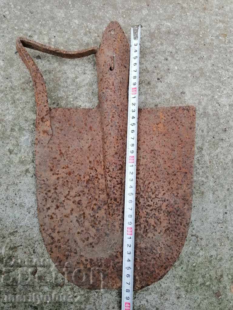 Delivery of Old straight shovel, wrought iron Delivery of Old straight shovel, wrought iron