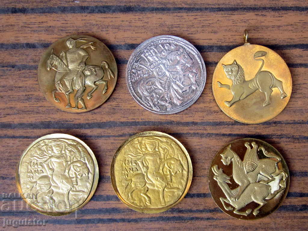 лот Български медали плакети с патриотична историческа тема с цена 35.00 лв. | € 17.90 лот Български медали плакети с патриотична историческа тема с цена 35.00 лв. | € 17.90