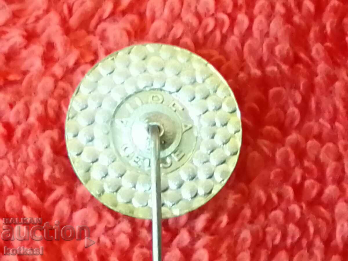 Old pin badge marked VELENJE - 5 Old pin badge marked VELENJE - 5