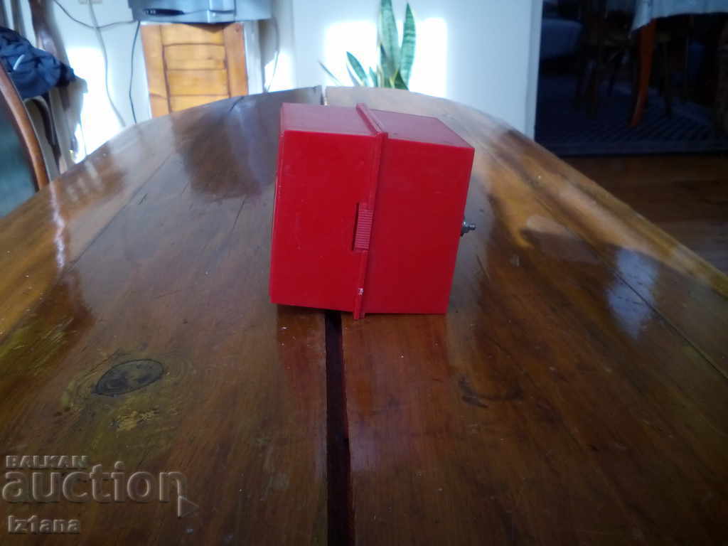 Old box, cartridge are Piko batteries with price 15.00 BGN | € 7.67 Old box, cartridge are Piko batteries with price 15.00 BGN | € 7.67