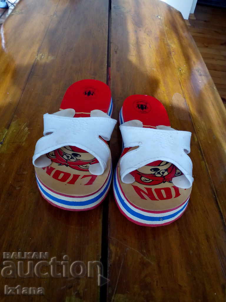 Old Sofia Mitshukoshi flip flops with price 20.00 BGN | € 10.23