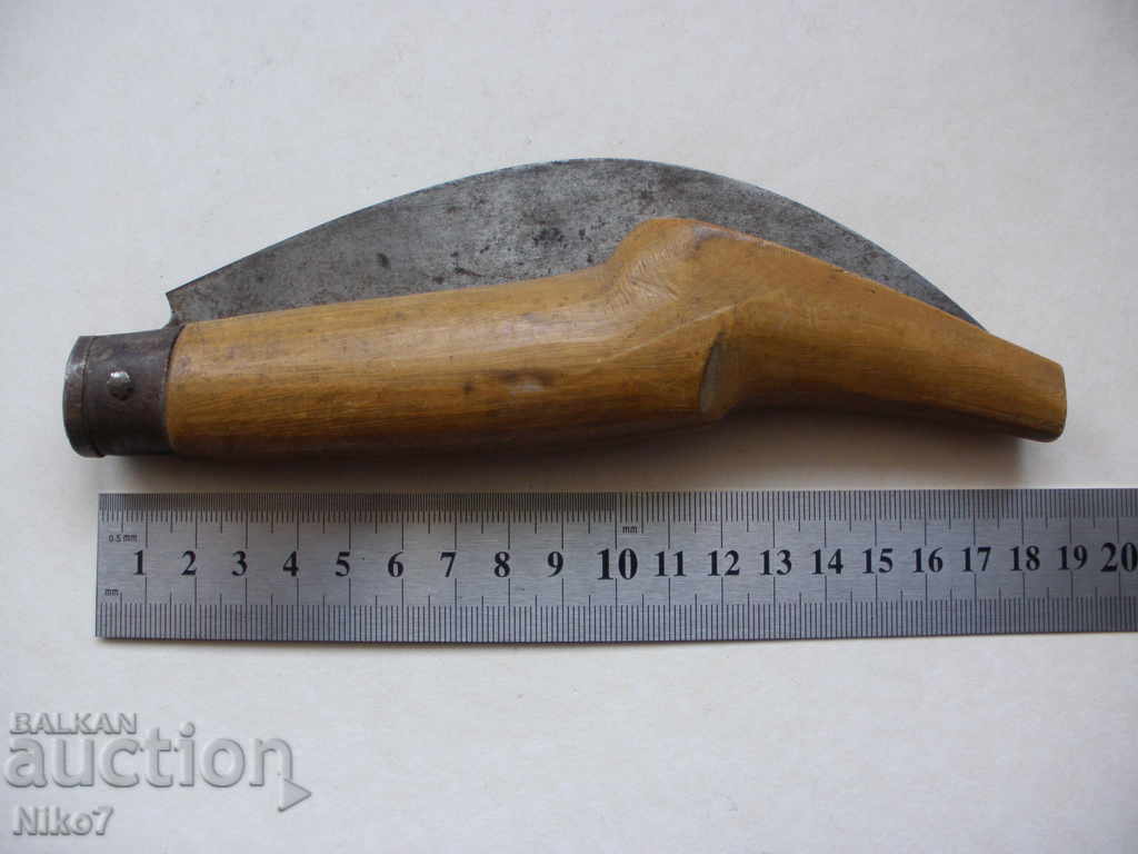 Παλιά είδε διπλωμένο πριόνι. με τιμή 30.00 BGN | € 15.34 Παλιά είδε διπλωμένο πριόνι. με τιμή 30.00 BGN | € 15.34