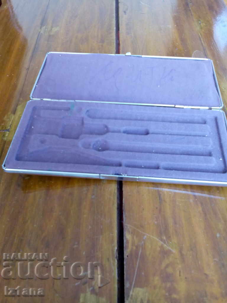 Delivery of An old box of pergolas Delivery of An old box of pergolas