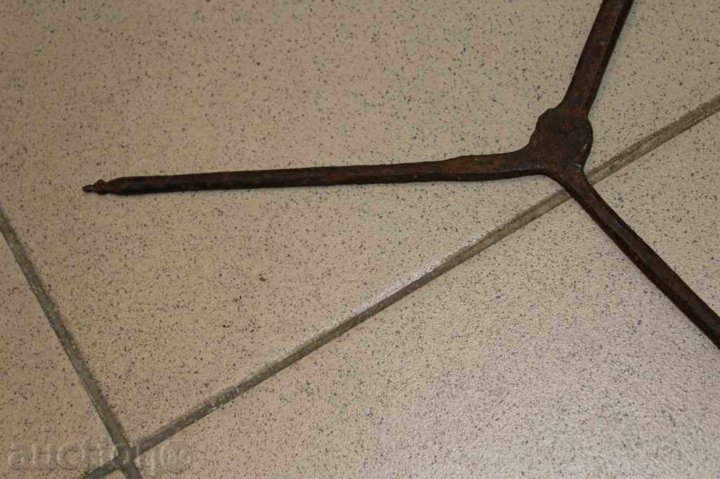 . OLD HAND CROSS DRILL DRILL TOOL - 5 . OLD HAND CROSS DRILL DRILL TOOL - 5
