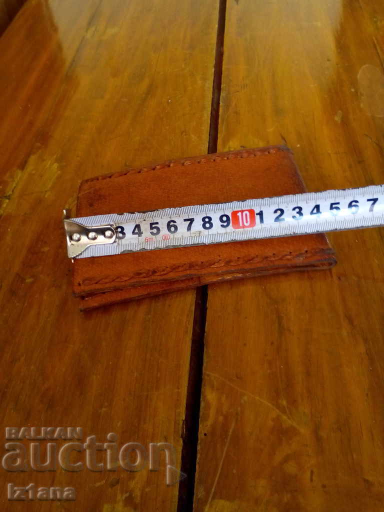 Portofel din piele vechi, portofel cu preț 14.00 BGN | € 7.16 Portofel din piele vechi, portofel cu preț 14.00 BGN | € 7.16