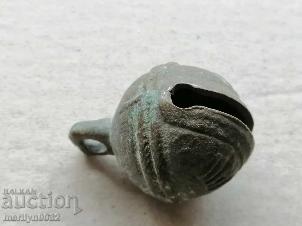 Бронзово звънче за конски впряг тип "орехче" - 19-ти век с цена 38.00 лв. | € 19.43 Бронзово звънче за конски впряг тип "орехче" - 19-ти век с цена 38.00 лв. | € 19.43