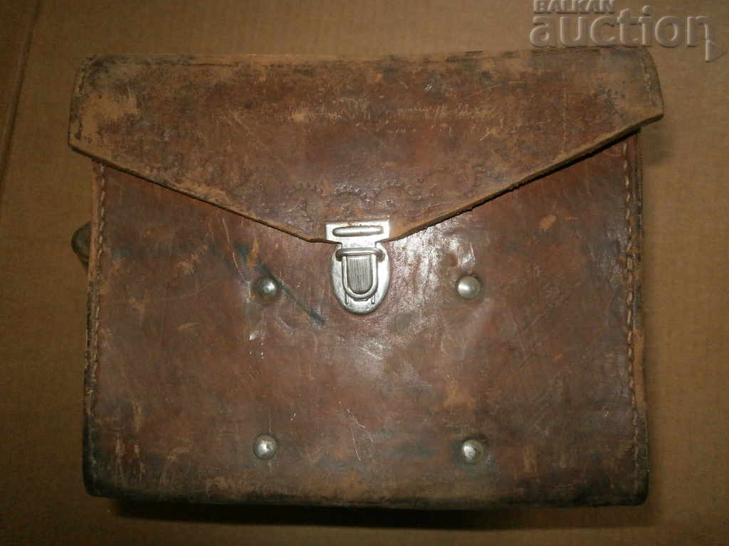 Auction old leather bag NATURAL LEATHER Auction old leather bag NATURAL LEATHER