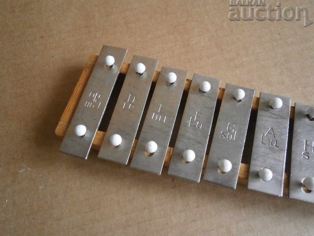 old xylophone toy with price 15.00 BGN | € 7.67 old xylophone toy with price 15.00 BGN | € 7.67