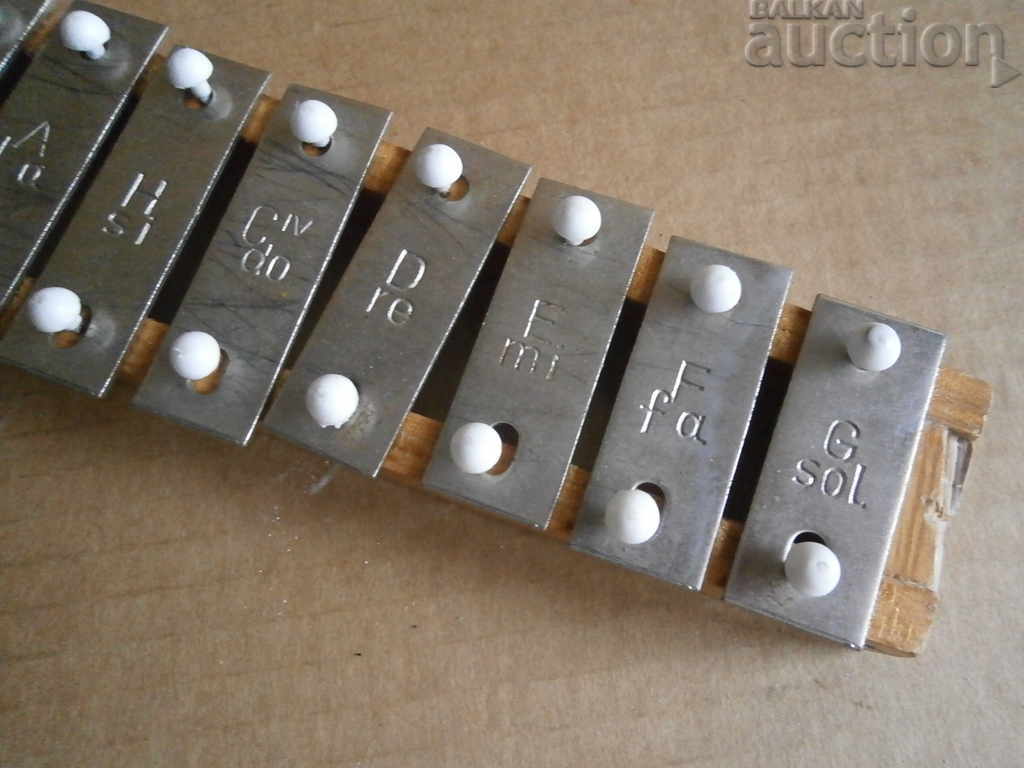 Auction old xylophone toy Auction old xylophone toy