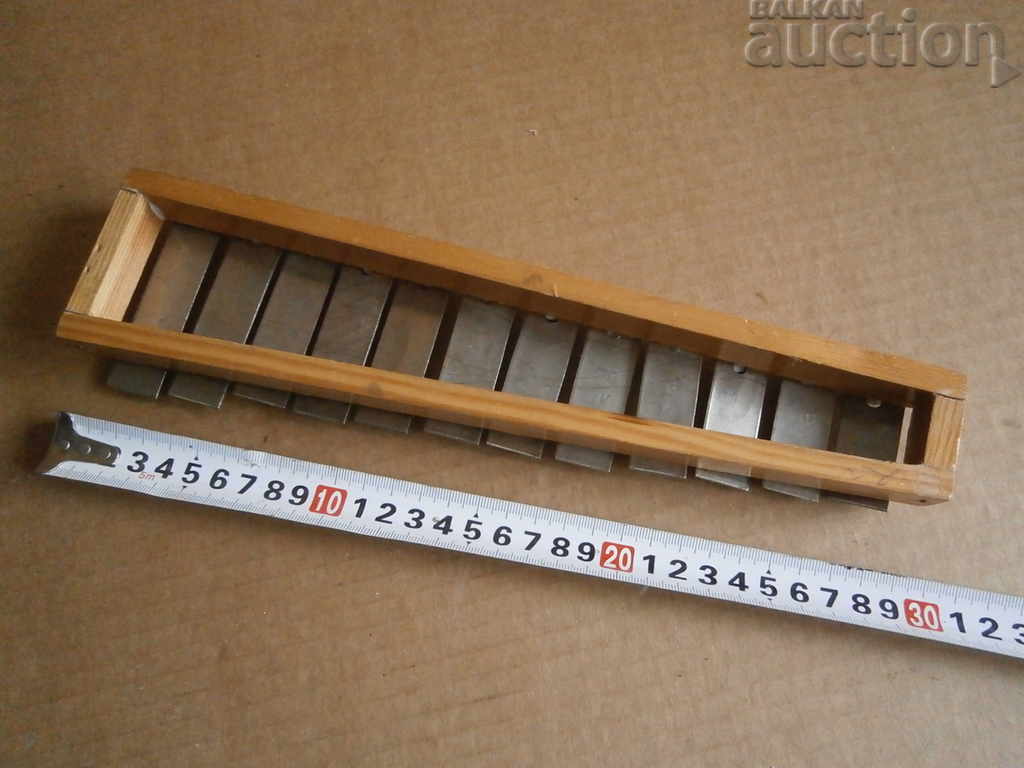 Delivery of old xylophone toy Delivery of old xylophone toy