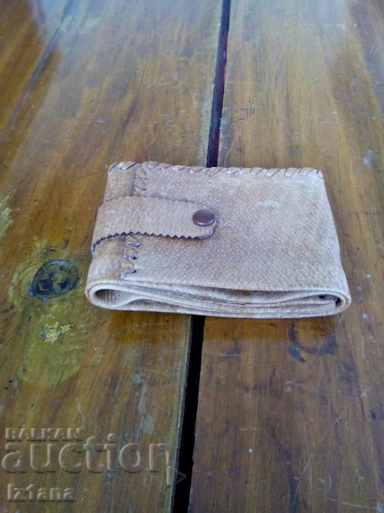 Old leather wallet, purse with price 15.00 BGN | € 7.67 Old leather wallet, purse with price 15.00 BGN | € 7.67