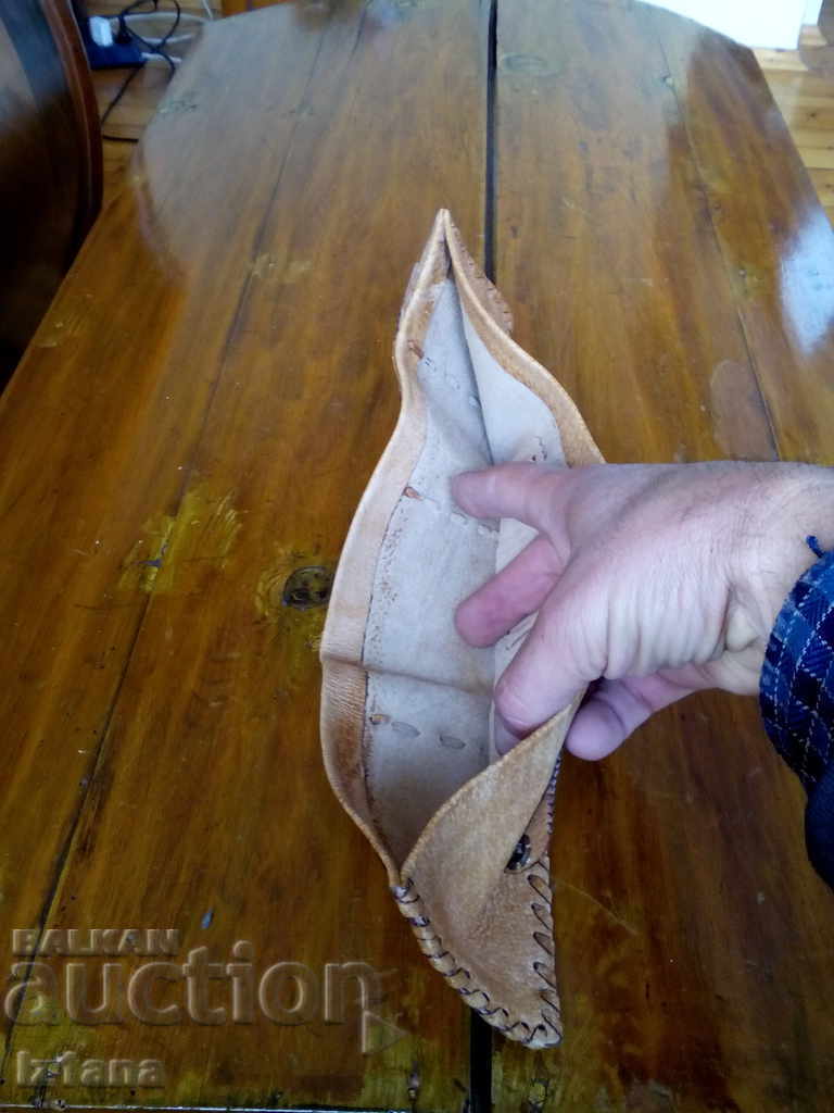 Delivery of Old leather wallet, purse Delivery of Old leather wallet, purse