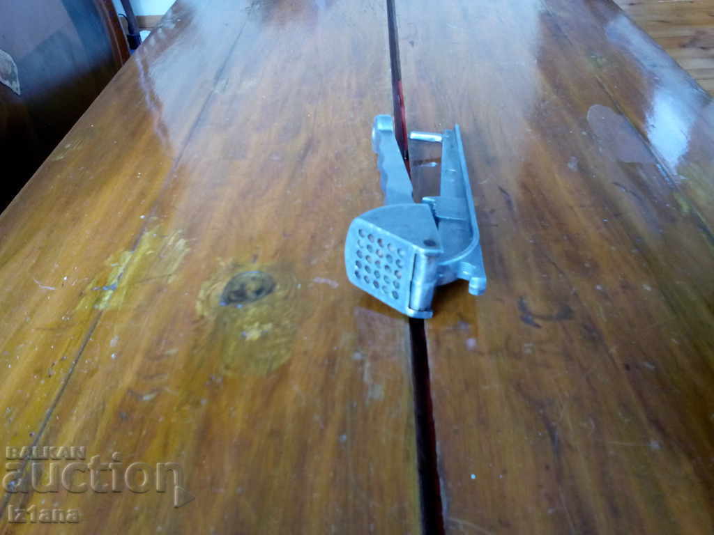 Old press for Garlic with price 18.00 BGN | € 9.20 Old press for Garlic with price 18.00 BGN | € 9.20