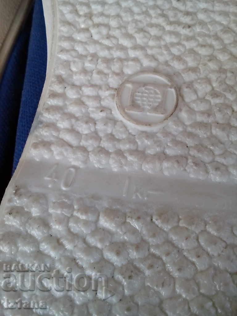 adidași vechi, sandale Pirin - 5