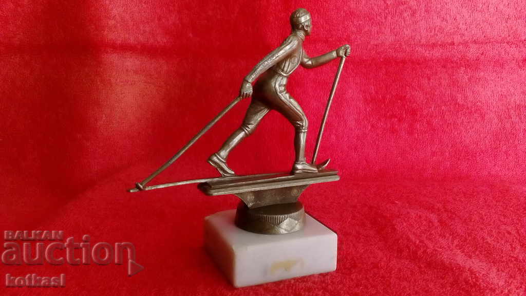 Metal alloy white bronze aluminum figure of a Skier with price 35.50 BGN | € 18.15 Metal alloy white bronze aluminum figure of a Skier with price 35.50 BGN | € 18.15