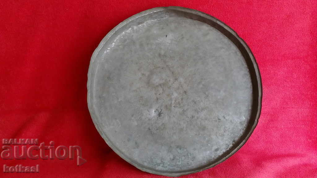 Tava veche din cupru diametru 42 cm marcata DM DG Tava veche din cupru diametru 42 cm marcata DM DG