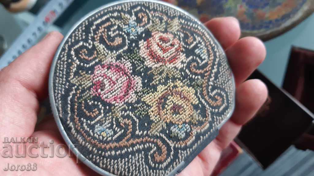 Auction 6 pieces old collector's box / box / powder case Auction 6 pieces old collector's box / box / powder case