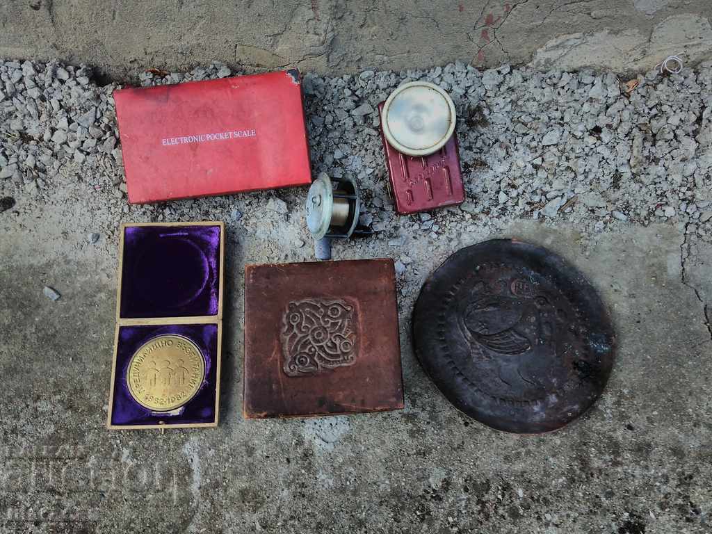 Lots of items Lots of items